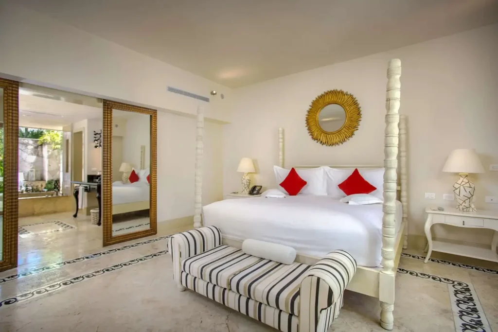 Luxury Pool One-Bedroom Suite, Eden Roc Cap Cana