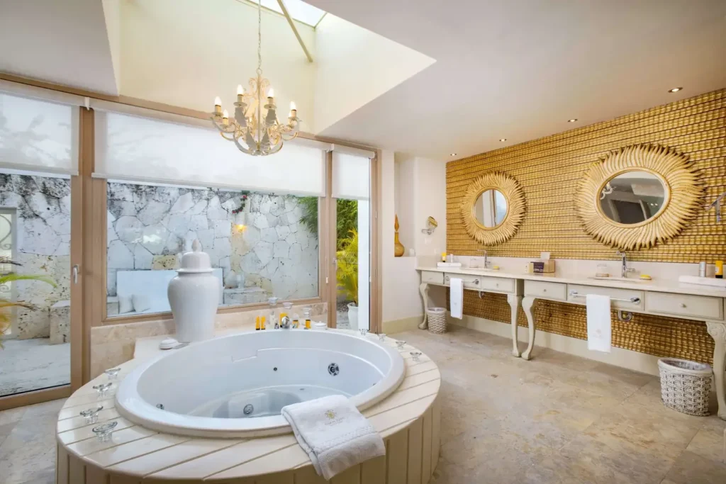 Luxury Pool Junior Suite, Eden Roc Cap Cana