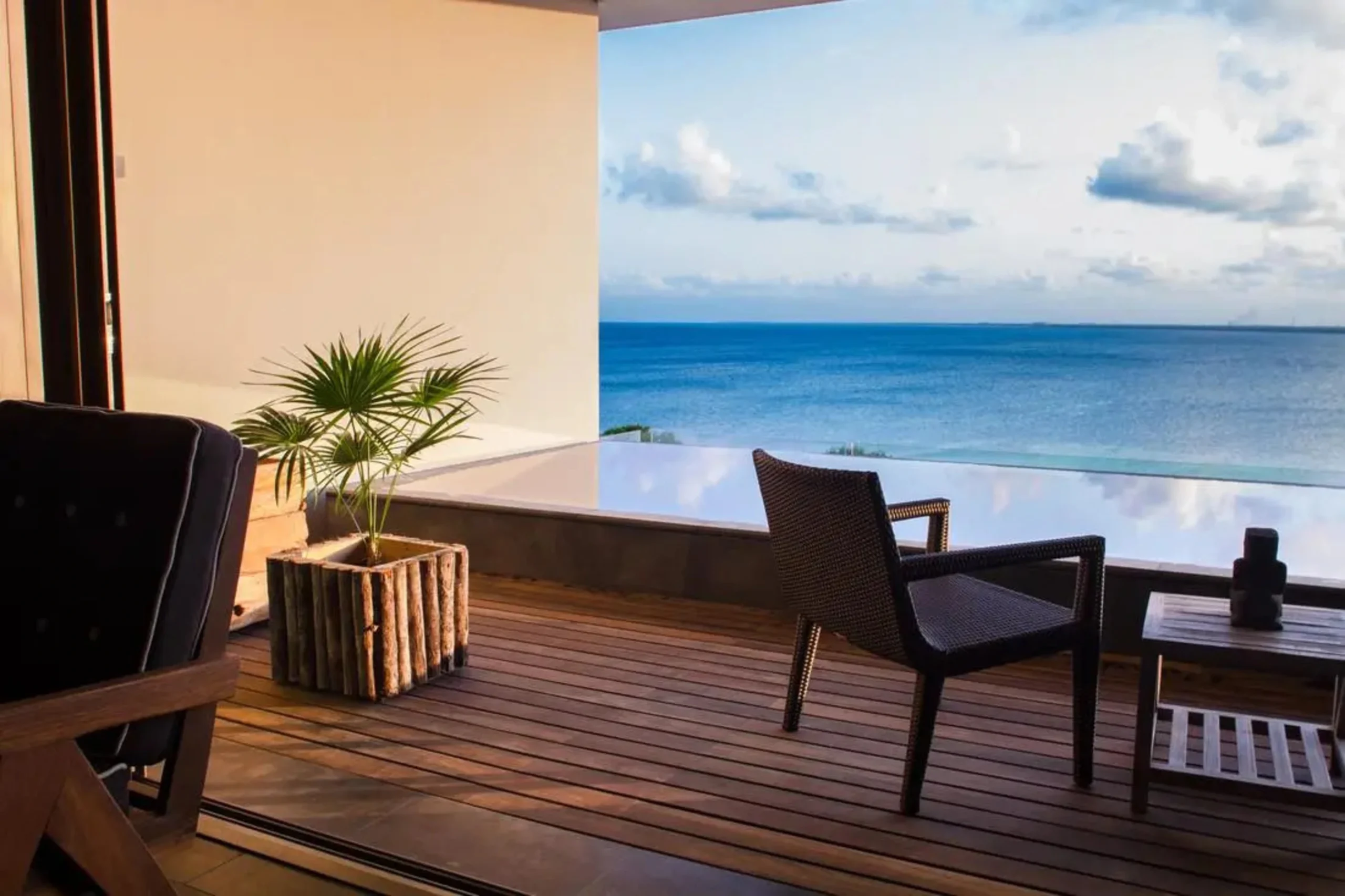 Couples at NIZUC Resort & Spa