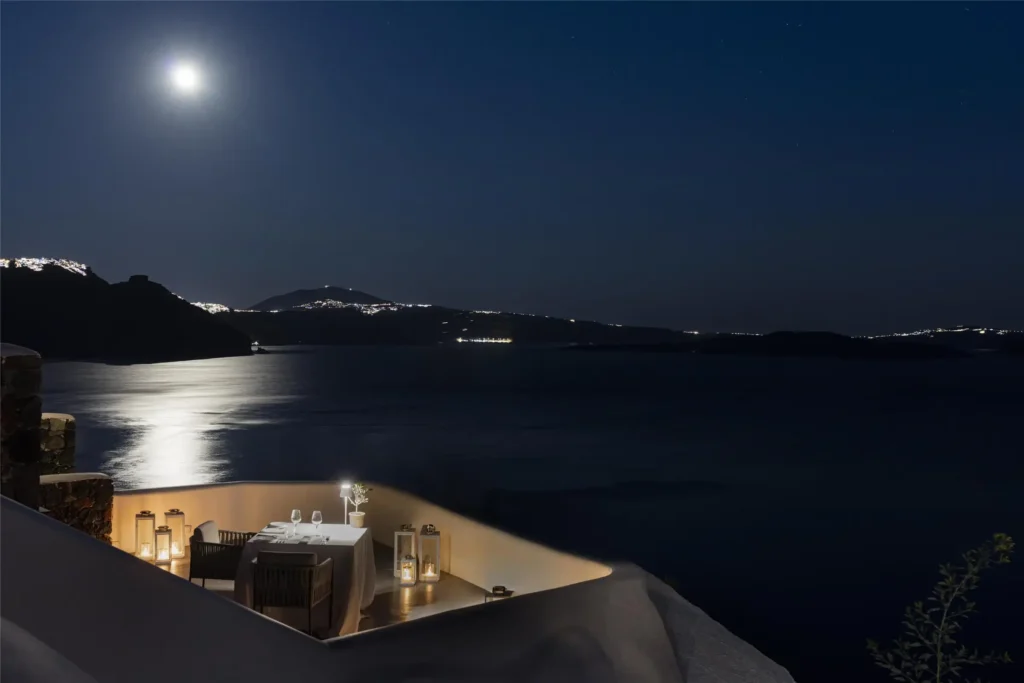 Canaves Oia Suites