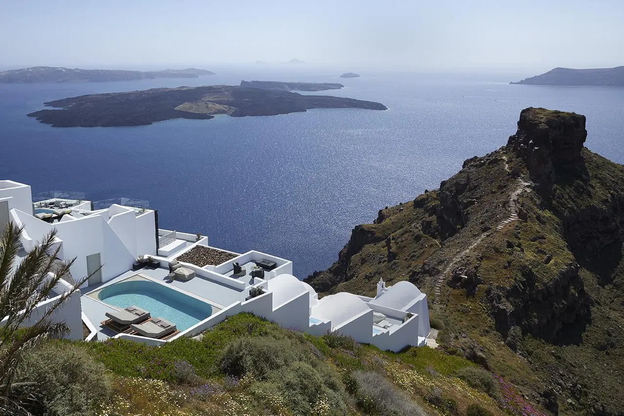 Grace Hotel Santorini, Auberge Collection