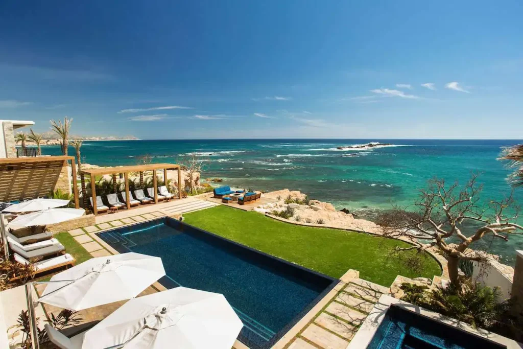 Couples at Chileno Bay Resort &amp; Residences, Auberge Collection