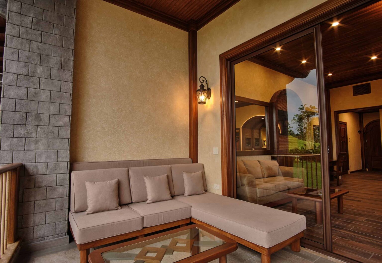 Vista Grande Double Queen room at The Springs Resort