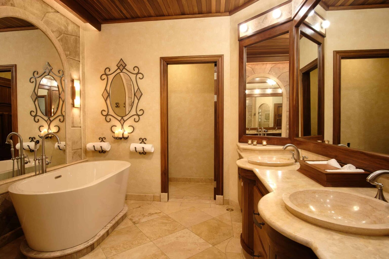 Vista Grande Double Queen room at The Springs Resort