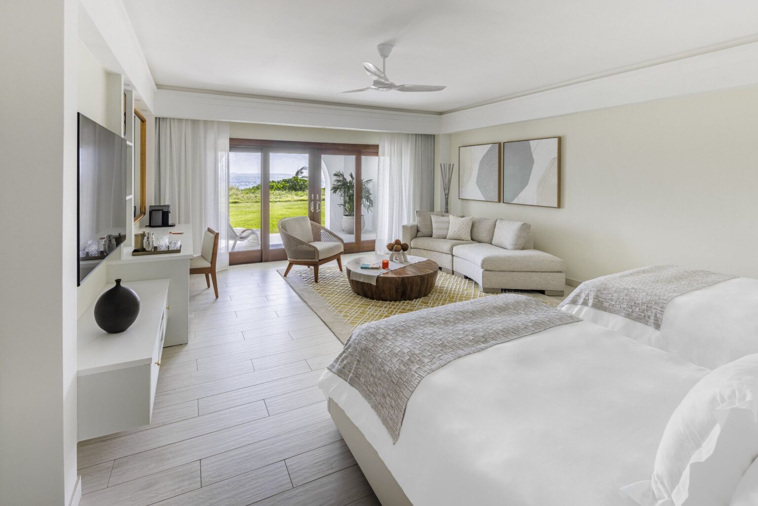 Aurora Anguilla Beachfront Junior Suite, Rendezvous Bay